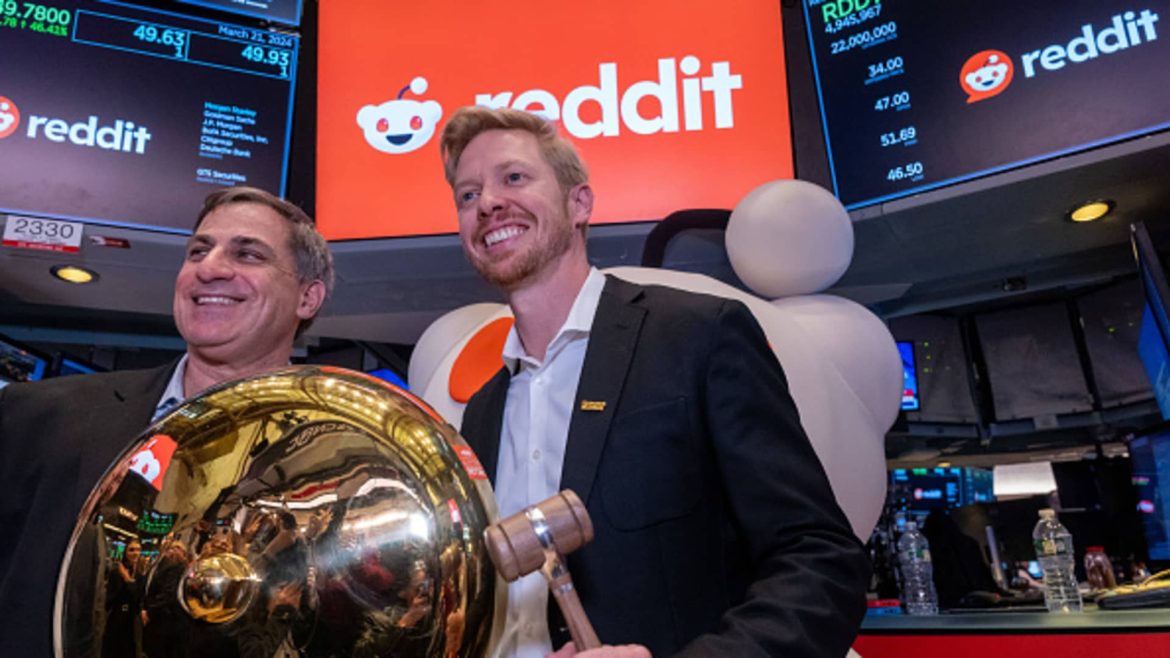 Reddit Soars 16% on Stellar Earnings and AI-Driven Growth Outlook