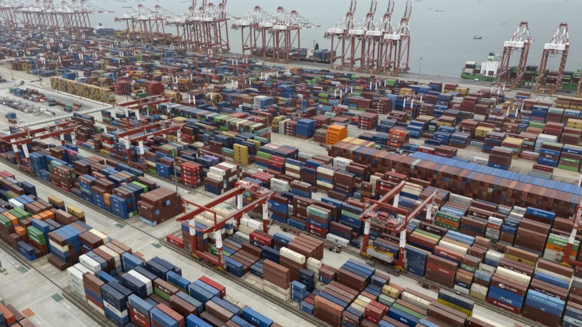 China Considers U.S. Trade Talks but Insists on Tariff Removal