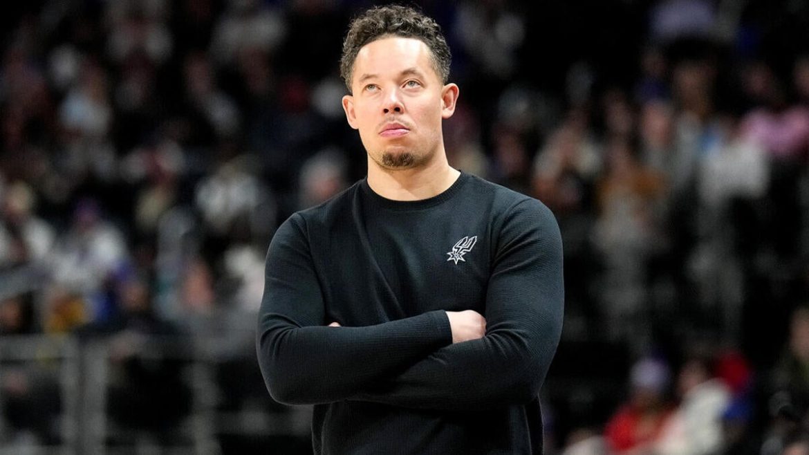 Spurs Name Mitch Johnson as Successor to Legendary Coach Gregg Popovich After His Departure