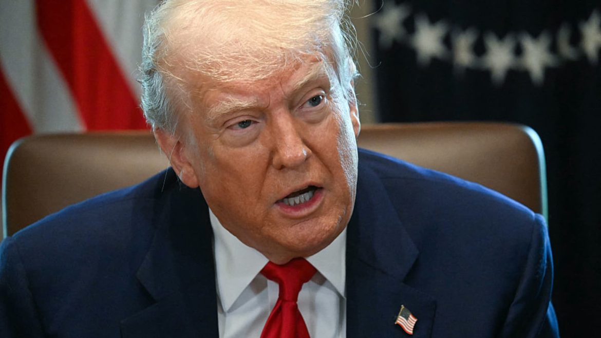 Trump Signs Order to Bolster U.S. Drug Production Amid Pharma Tariff Threat