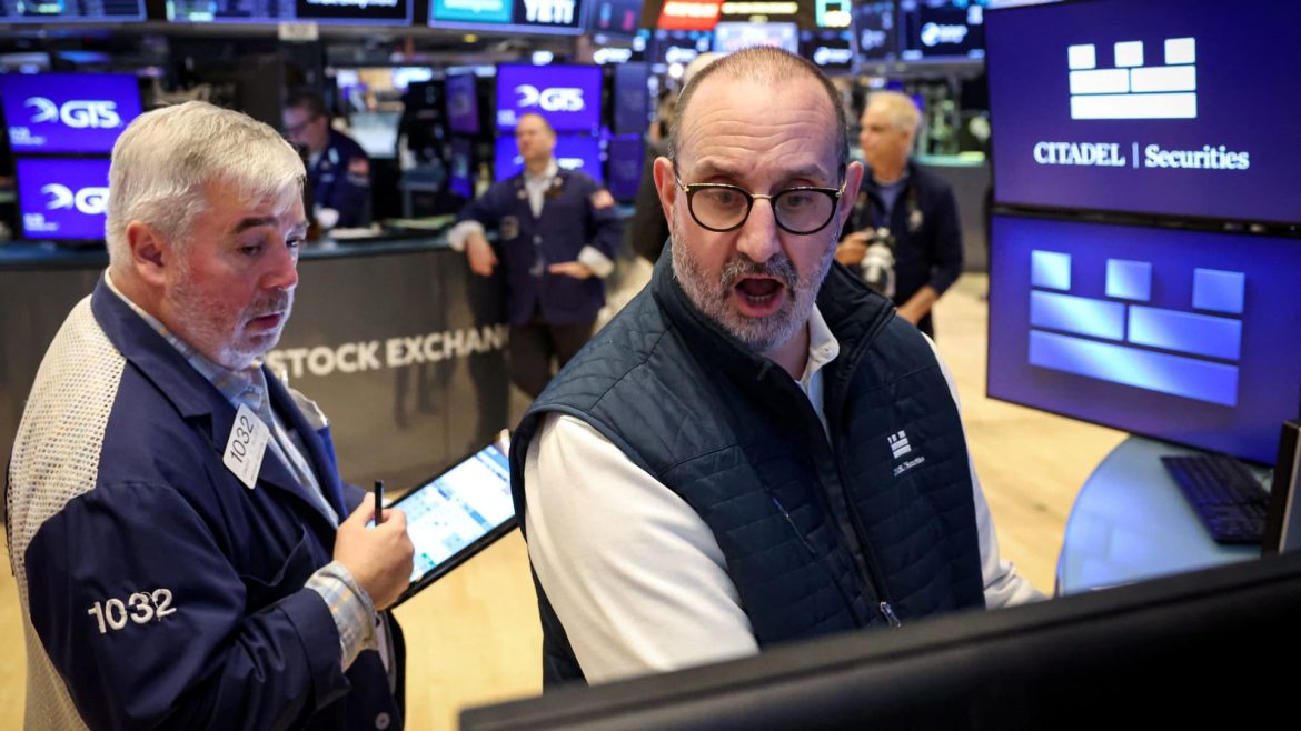 Dow Soars 500 Points Amid U.S.-China Trade Deal Anticipation: Live Market Updates