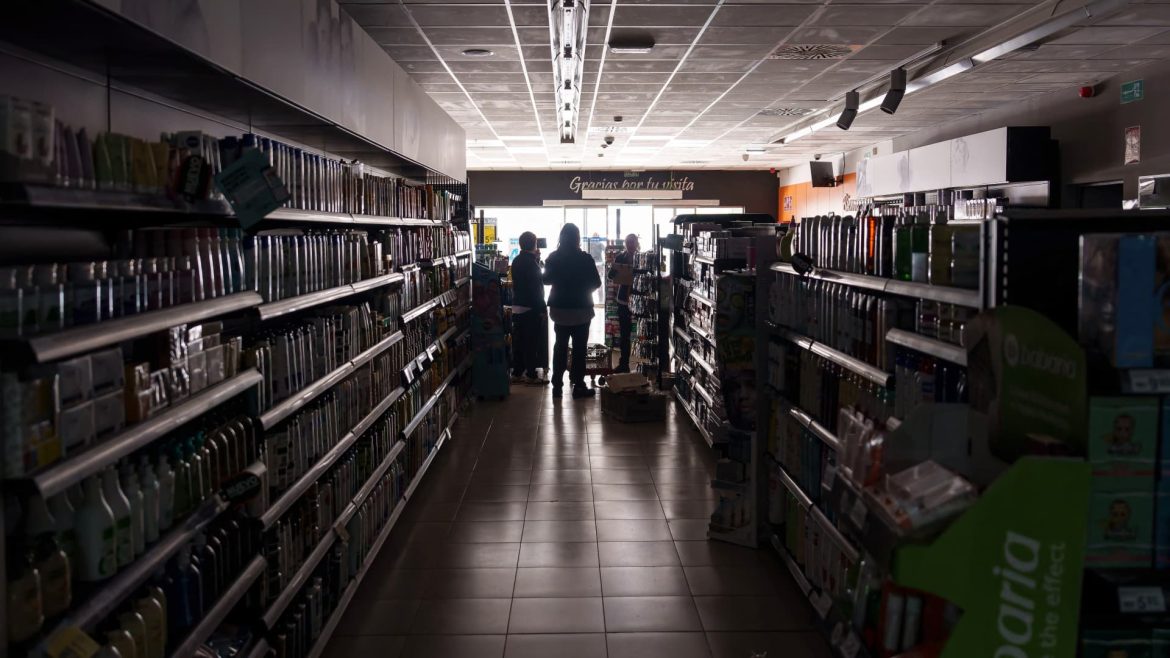 Here’s a refined title based on your content:  
Spain’s Massive Blackout Ignites Debate Over Green Energy and AI Reliability  
Let me know if you’d like any adjustments!