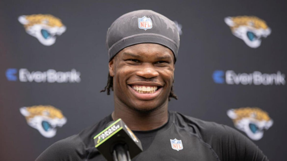 Travis Hunter’s In-Flight Kindness Inspires Heartwarming Social Media Tribute
