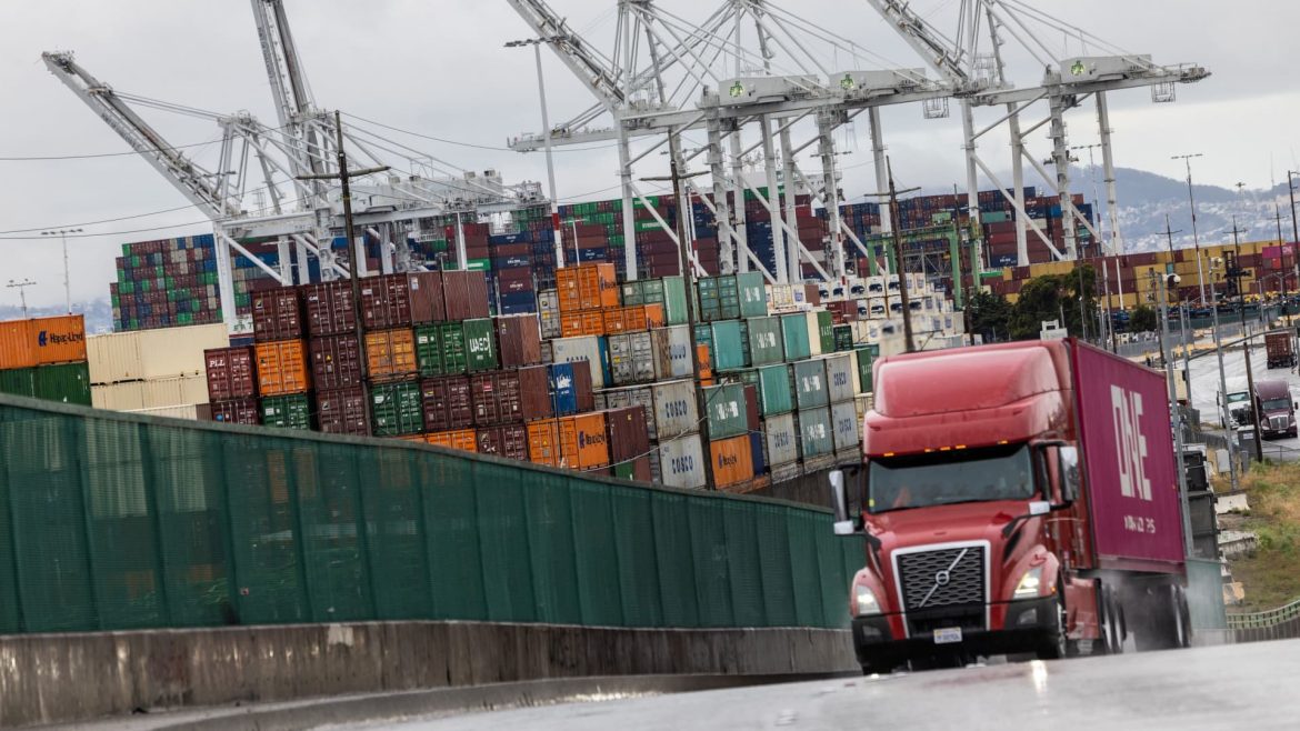 April Tariff Revenue Hits Record $16 Billion, Slashing Budget Deficit