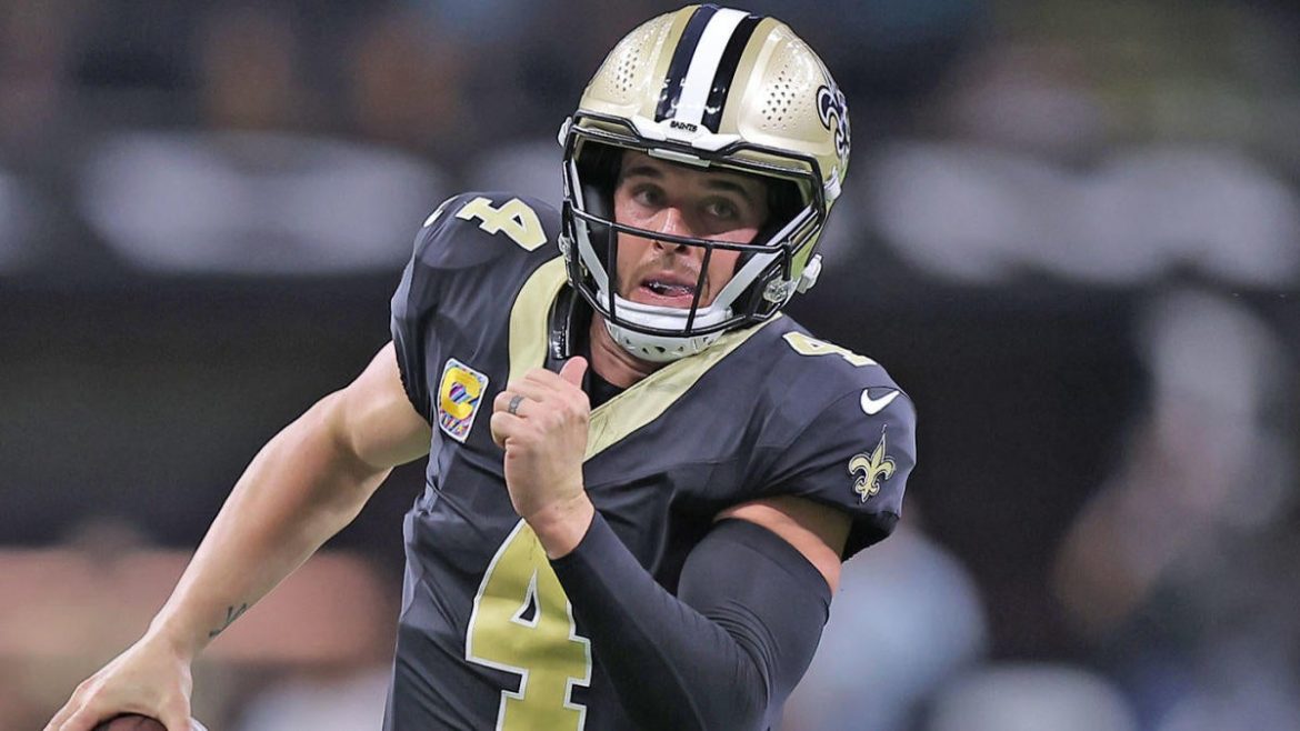 Derek Carr ‘Extremely Unlikely’ to Come Out of Retirement for 2026 Season, Report Says