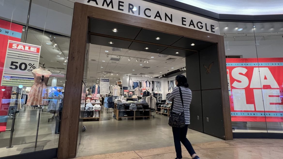 American Eagle Stock Drops 17% After Guidance Withdrawal and $75M Inventory Write-Off
