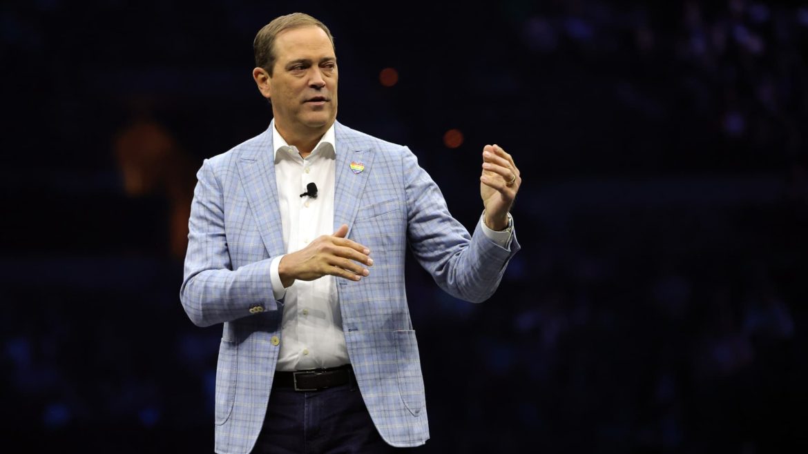 Cisco Surpasses Earnings and Revenue Expectations with Optimistic Forecast