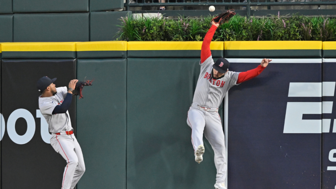 Red Sox Outfield Duo Stuns with Stunning Robbery of Home Run Against Tigers