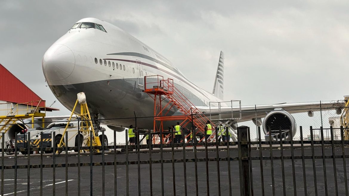 Trump’s Qatar Jet Gift Sparks Espionage Concerns, Warns GOP Senator