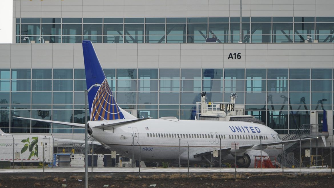Denver Air Traffic Controllers Experience 2-Minute Communications Outage, FAA Confirms