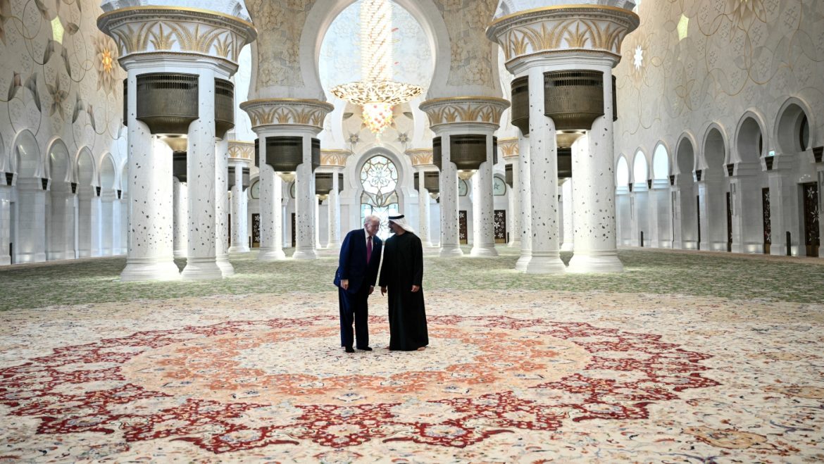 Trump’s Historic First Mosque Visit as U.S. President in Abu Dhabi