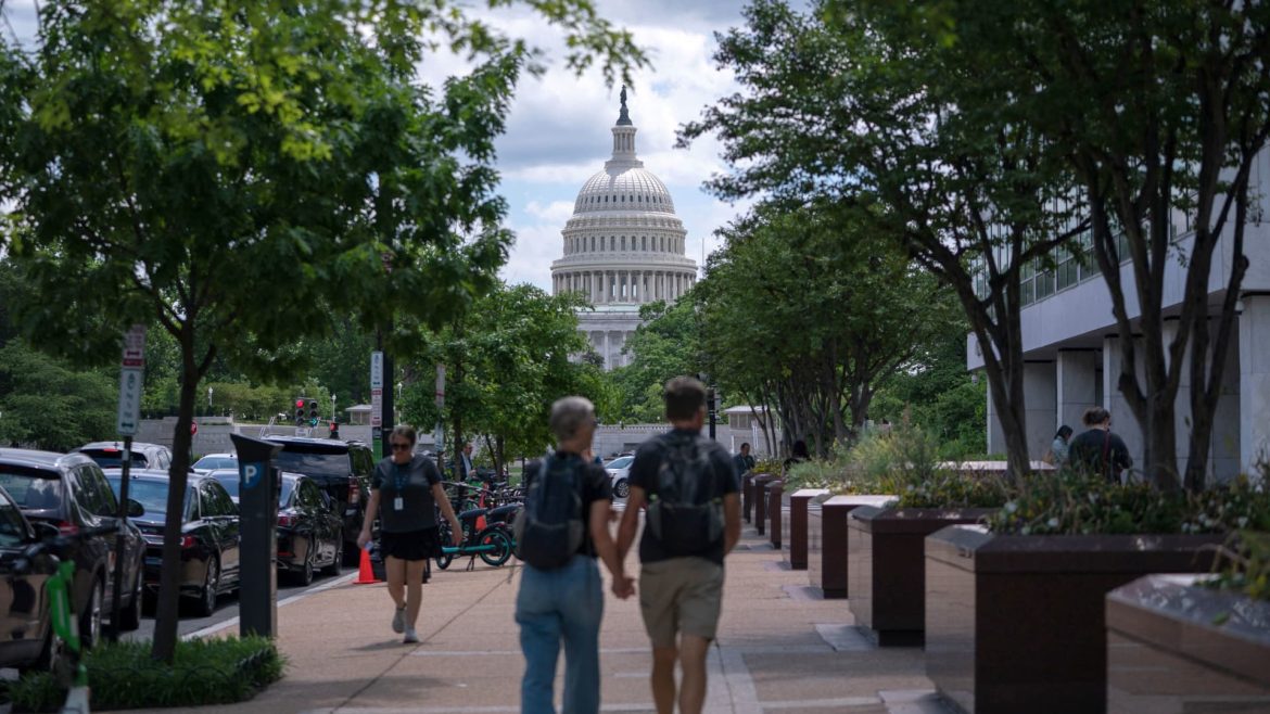 Weighing the House GOP’s $4,000 Senior Bonus Against Social Security Tax Elimination