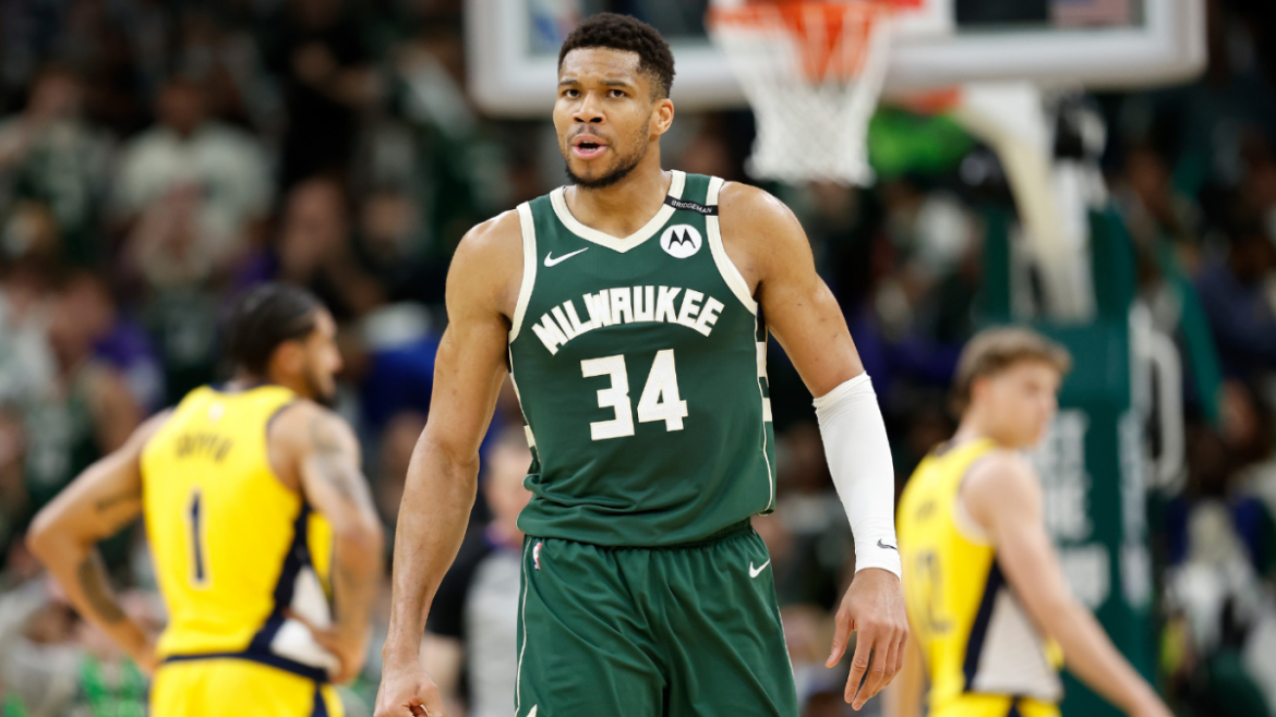 Giannis Antetokounmpo in Talks with Bucks About Team’s Future, Report Says