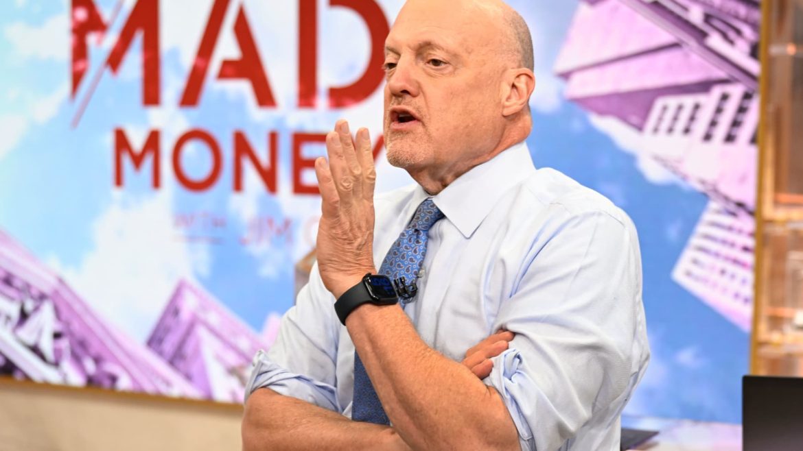 Jim Cramer Urges Investors to Tame Market Fears Amid AI Surge