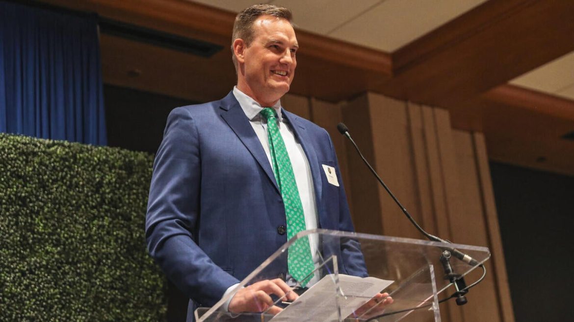 Notre Dame Hires Alum Pat Garrity as First-Ever Overseer of Men’s and Women’s Basketball Teams