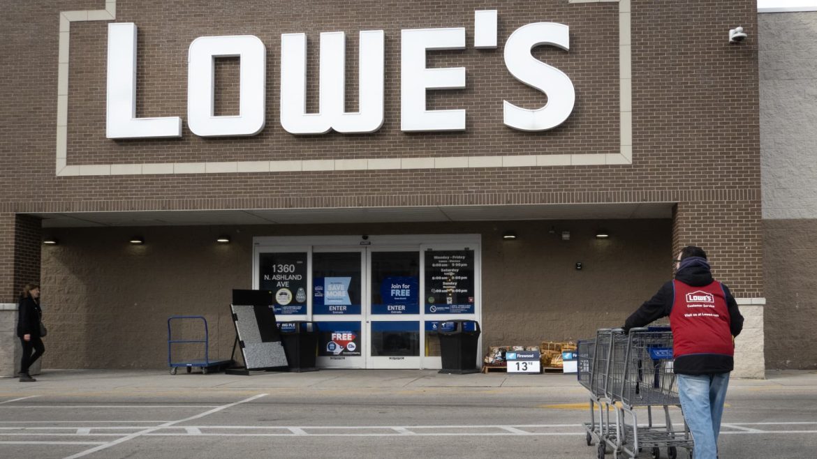 Lowe’s Stays Confident in Full-Year Forecast Amid Surge in Professional Sales