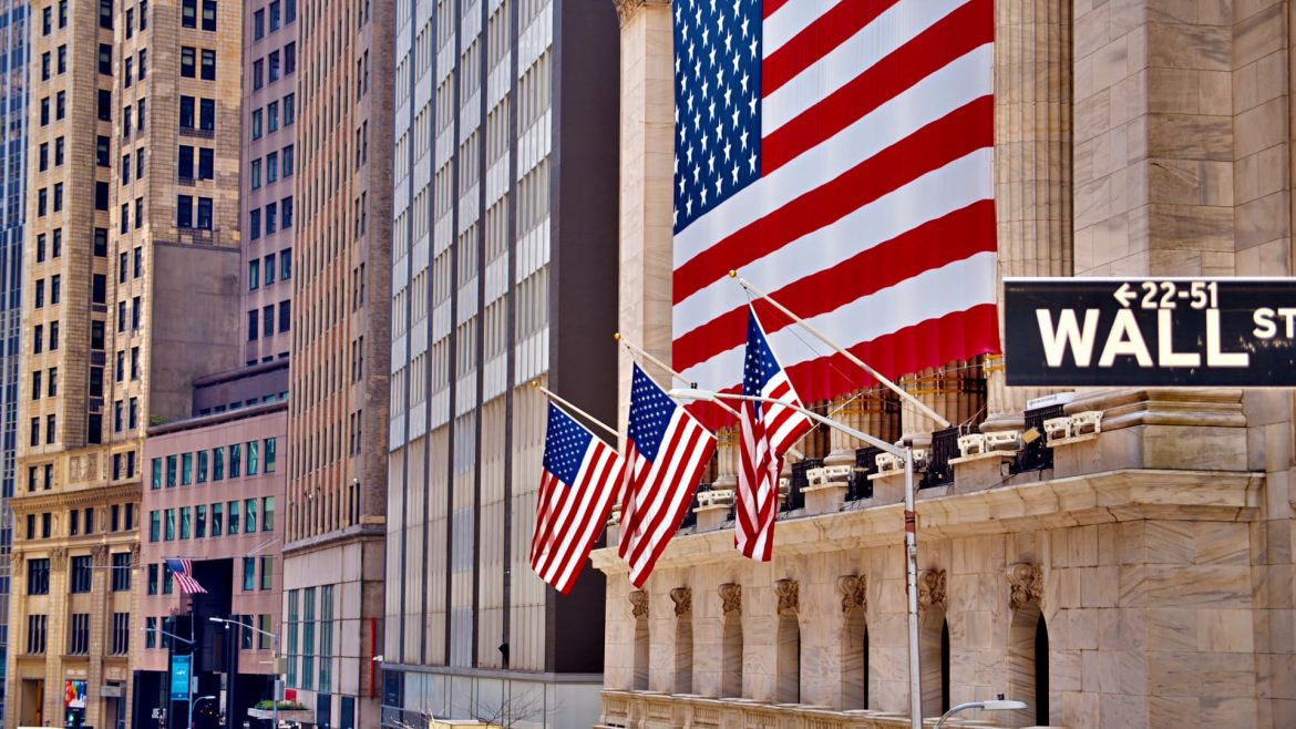 Family Offices Favor U.S. Stocks for 2025, UBS Reveals