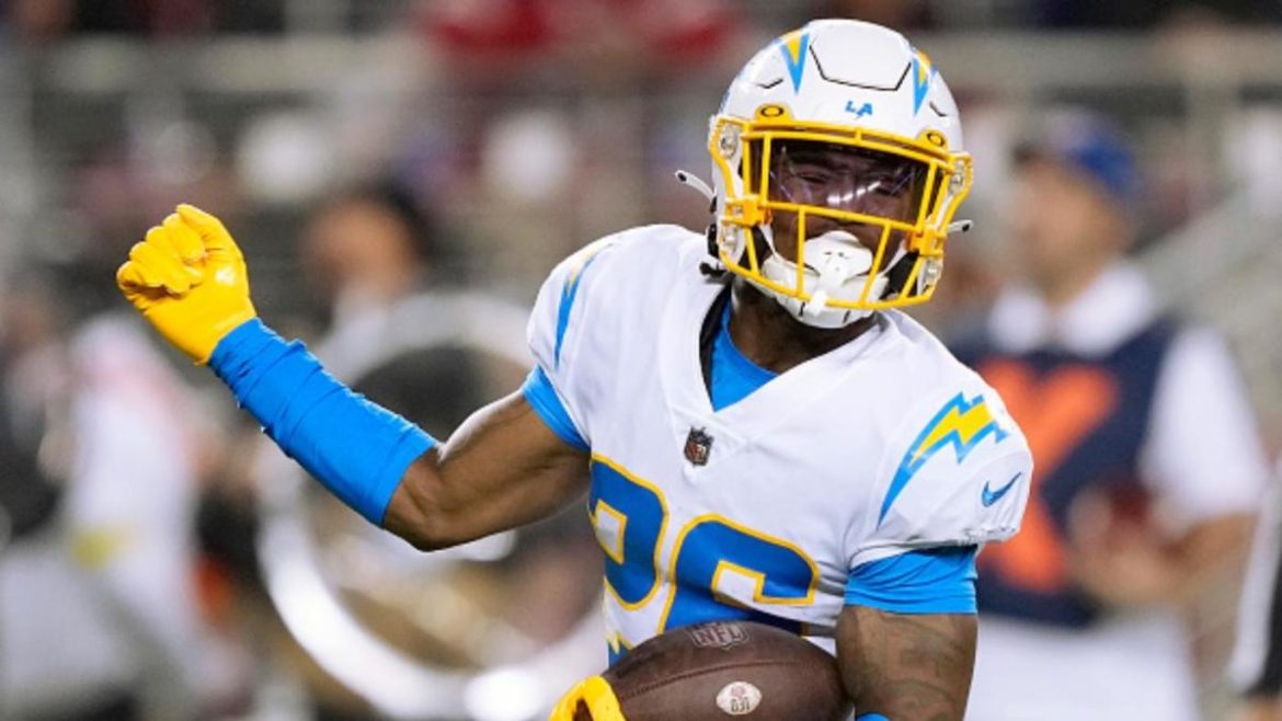 NFL Cornerback Market Heats Up as Cardinals Lose Sean Murphy-Bunting for Season