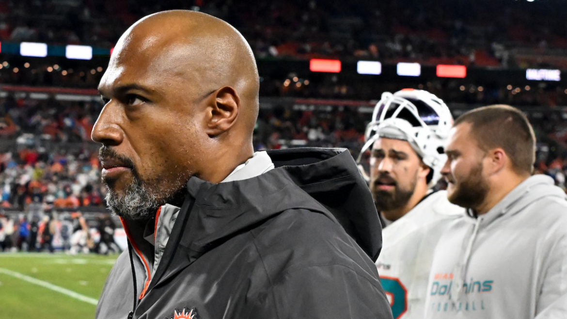 Dolphins’ DC Anthony Weaver Talks Candidly About Relationship with Jalen Ramsey: ‘No Sympathy Cards Coming My Way’