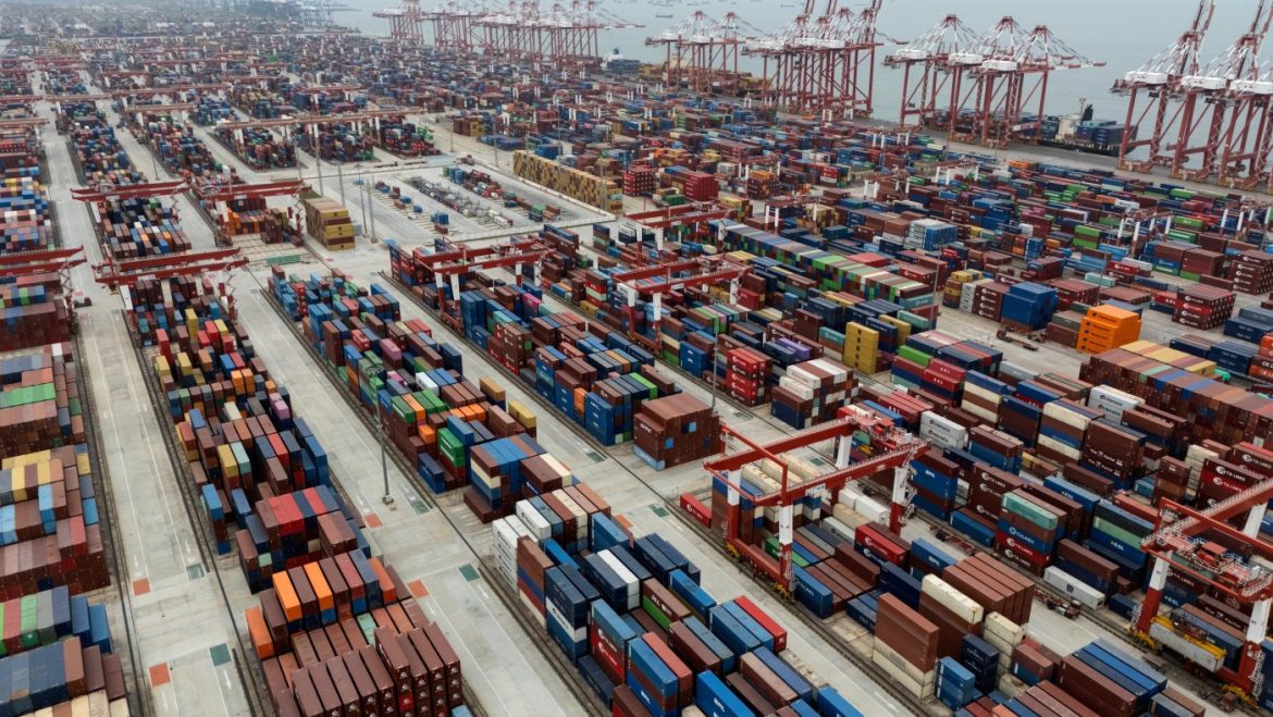 Chinese Factories Face High Uncertainty Despite Tariff Pause