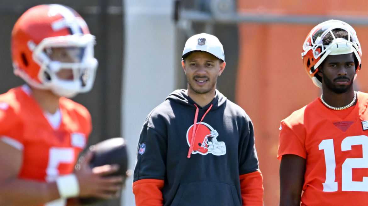 Assessing the Browns’ Quarterback Room: Pros and Cons of Shedeur Sanders, Dillon Gabriel, and Others Ahead of 2025 Roster Decision