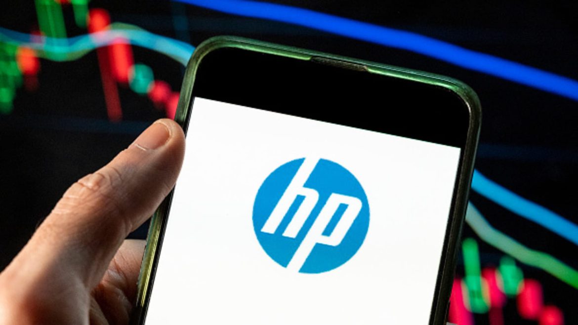 HP Plummets 15% Amid Earnings Miss and Tariff-Driven Cost Hikes