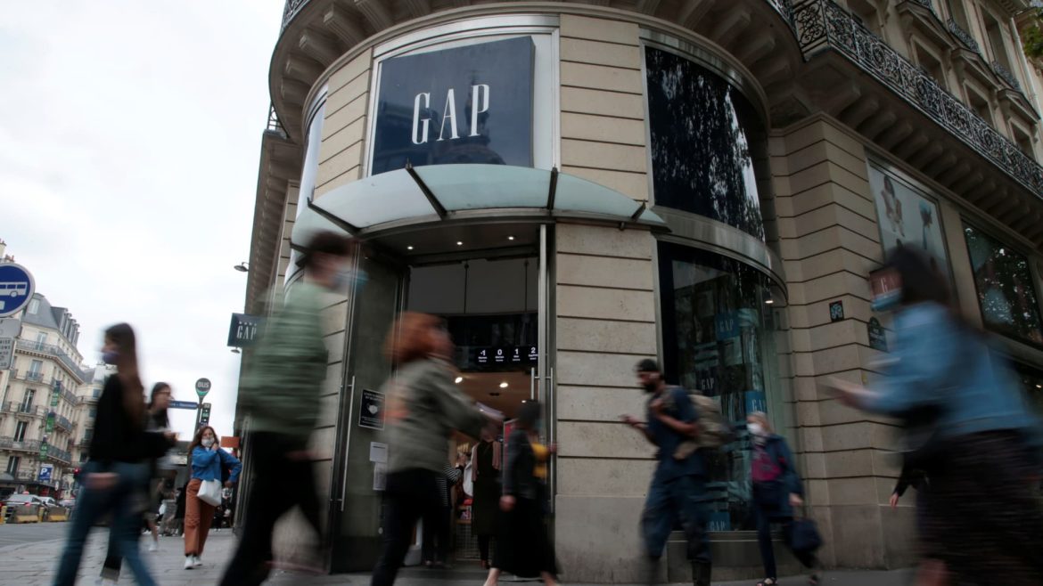 Gap Warns Tariffs Will Cost Hundreds of Millions but Expects Minimal Price Impact