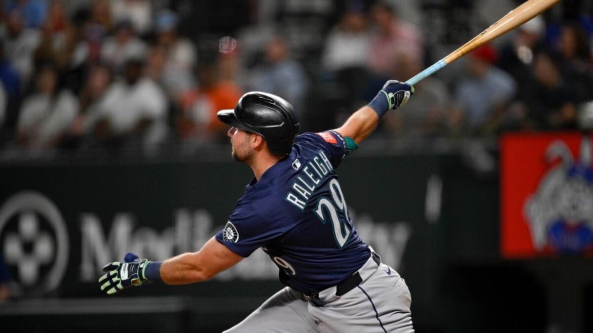 May 31 MLB Player Props & Odds: Back Cal Raleigh, Fade Dylan Cease for Saturday Picks