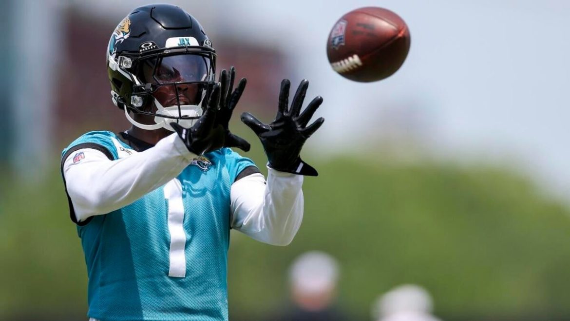 Jaguars Coach Liam Coen Responds to Travis Etienne Trade Rumors