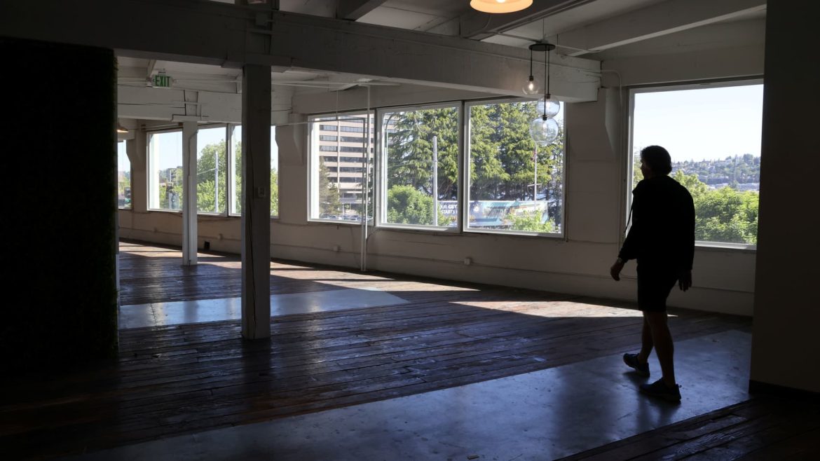 Office Space Shrinks for the First Time in 25 Years Amid AI Rise