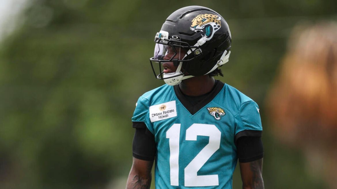 Travis Hunter Shines on Defense as Jaguars Secondary Coach Seeks More Time with Two-Way Star