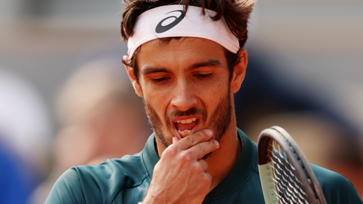 Musetti Overcomes Tiafoe at French Open Despite Unsportsmanlike Conduct Warning