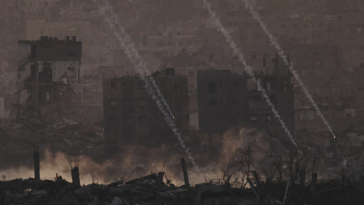 Israel Arms Local Clans to Combat Hamas in Gaza