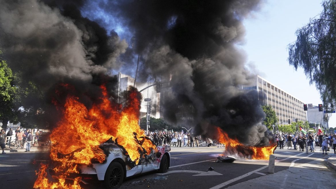 Los Angeles in Uproar: Protests Enter Third Day