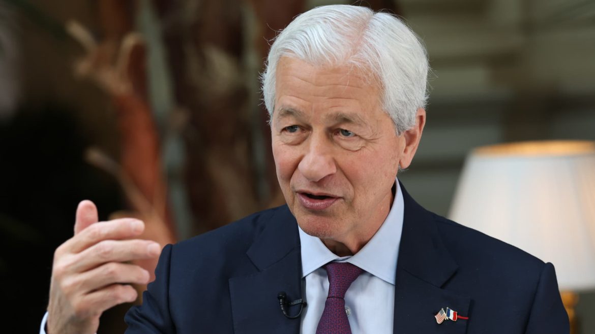 Jamie Dimon Warns AI Could Accelerate U.S. Economic Deterioration