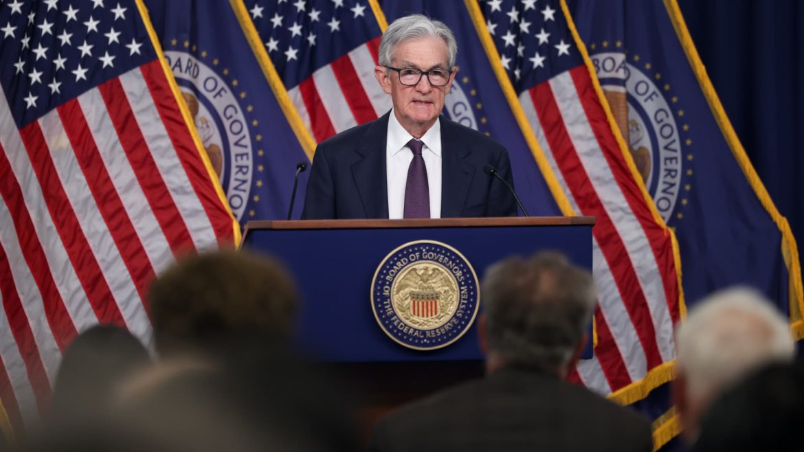 Fed Meeting Live: Market Awaits Decision on Economic Forecast