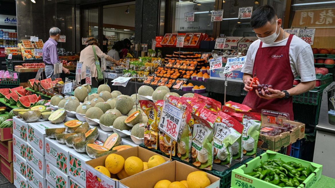 Japan’s Inflation Surge Puts Bank of Japan Under Pressure to Act