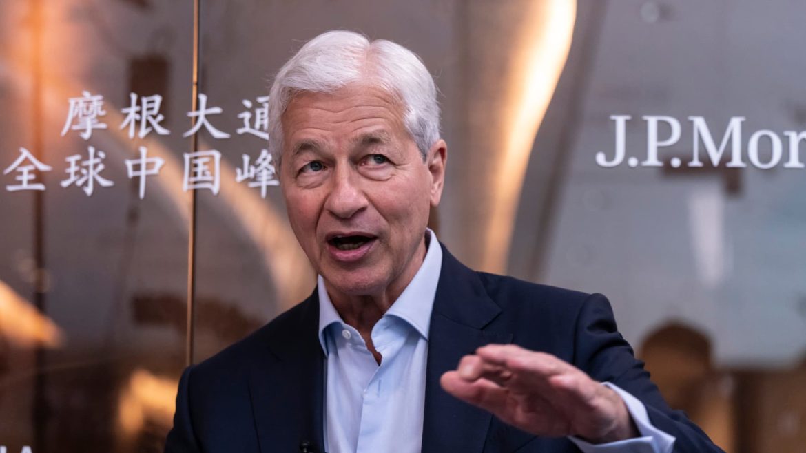 JPMorgan Chase Expands Mobile App with Bond Trading, Eyes $1 Trillion in Assets