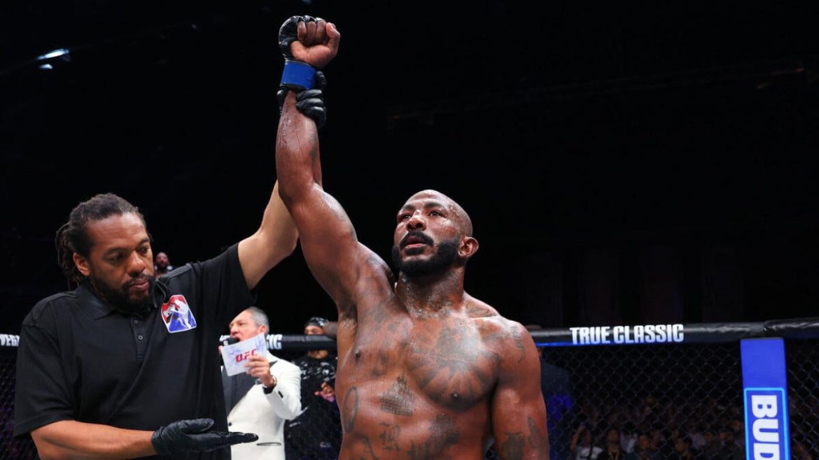 Rountree Jr. Triumphs Over Hill in Baku, Keeps Title Hopes Alive