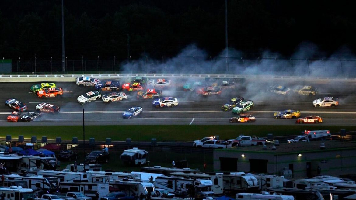 NASCAR Atlanta: 20+ Cars Collide