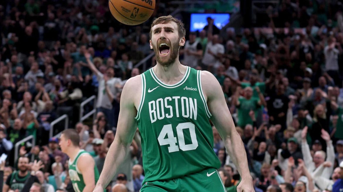Spurs Land Kornet in Free Agency