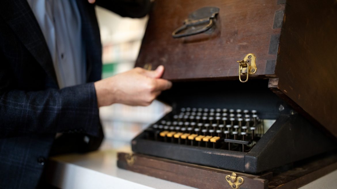 Reviving the 1940s Chinese Typewriter