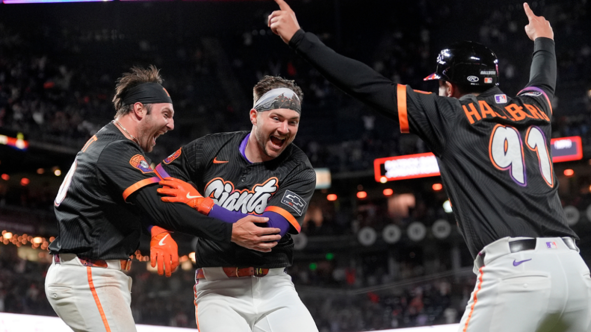 Giants’ Bailey Stuns Phillies