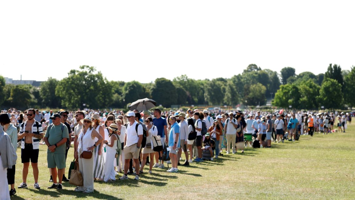 Wimbledon Queue: Tennis & Patience