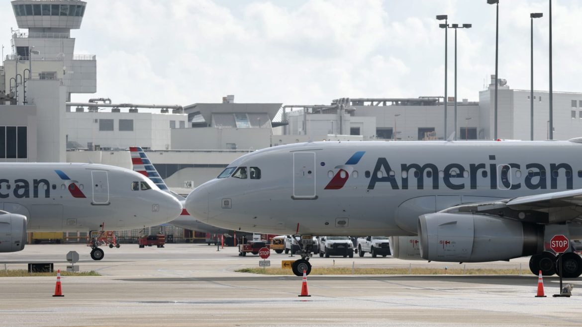 American Airlines Cuts 2025 Profit Forecast