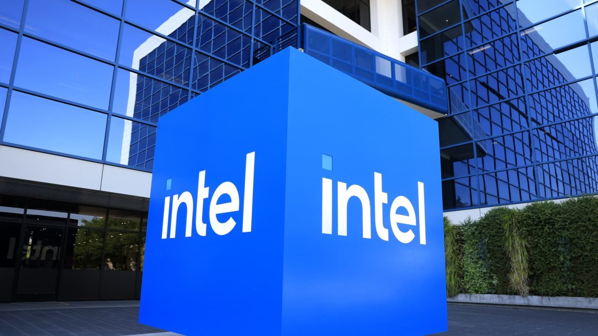 Intel’s Strong Revenue & Upbeat Outlook