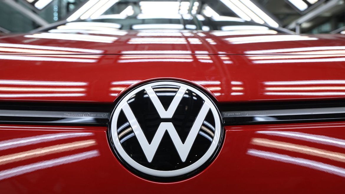 Volkswagen Slashes Forecast Amid U.S. Tariff Pain