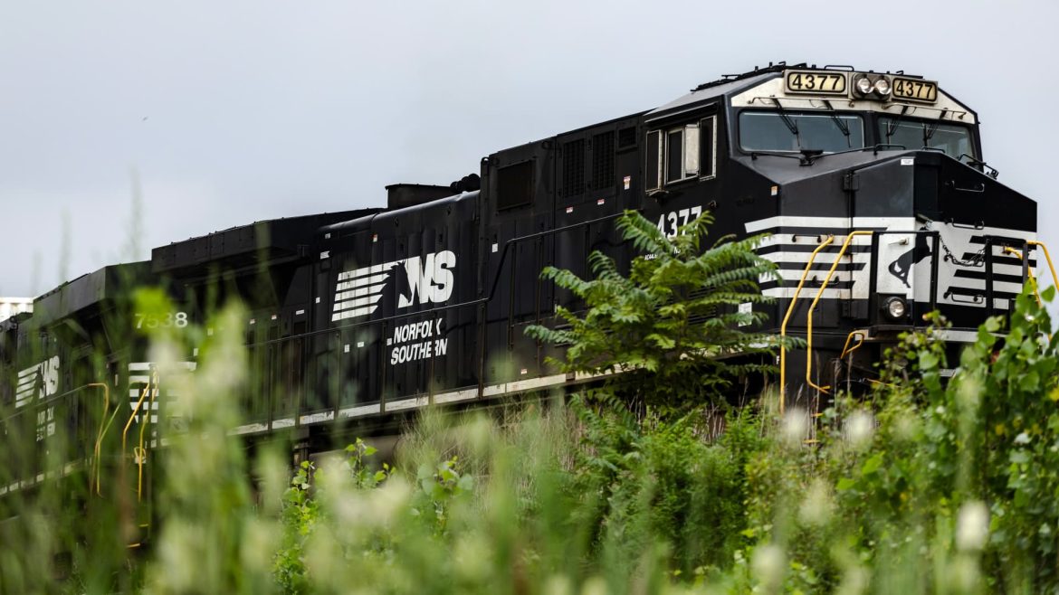 Rail Giants Merge in $85B Deal