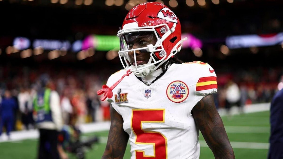 Chiefs’ Brown Carted Off with Leg Injury