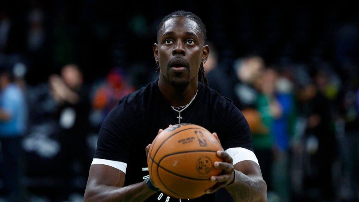 Holiday’s Rookie Struggles with Iguodala